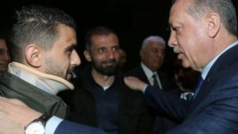 Erdoğan Hollanda polisinin köpekle saldırdığı Kurt'la görüştü