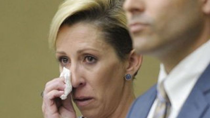 Ödüllü öğretmendi, öğrencisini istismar etti