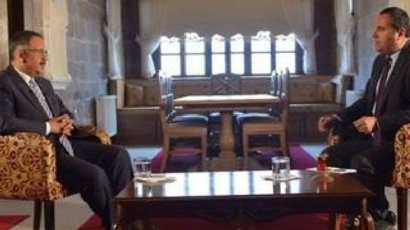 Özhaseki: Kılıçdaroğlu tek telefonla tankları yolundan çekti