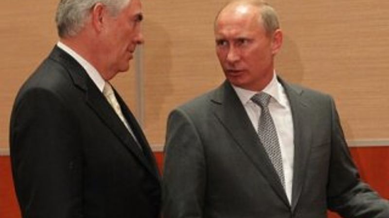 Putin, ABD Dışişleri Bakanı Tillerson'la görüştü