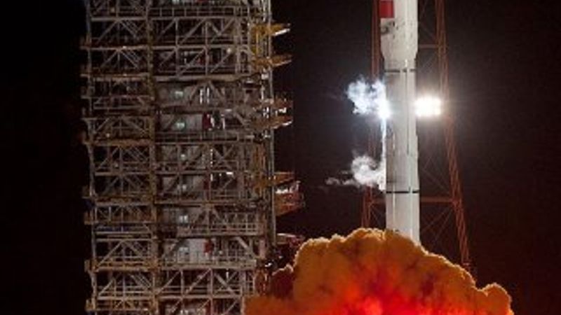 Çin iletişim uydusu fırlattı