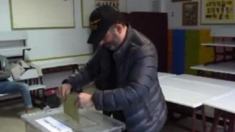 Cem Yılmaz oyunu kullandı