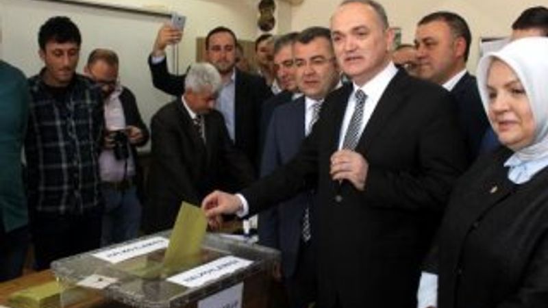 Bakan Özlü, Düzce'de oyunu kullandı