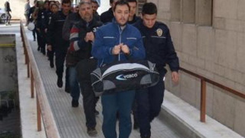 Bursa'da FETÖ operasyonunda gözaltına alınanlar adliyede