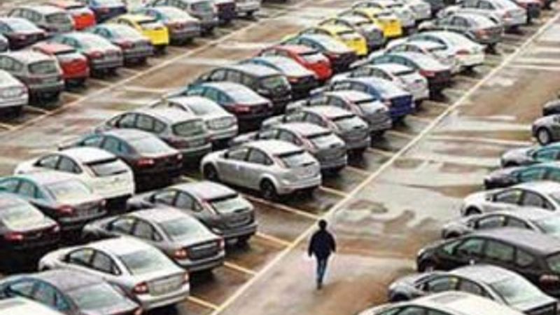Otomobil pazarı Nisan'da yüzde 10 daraldı