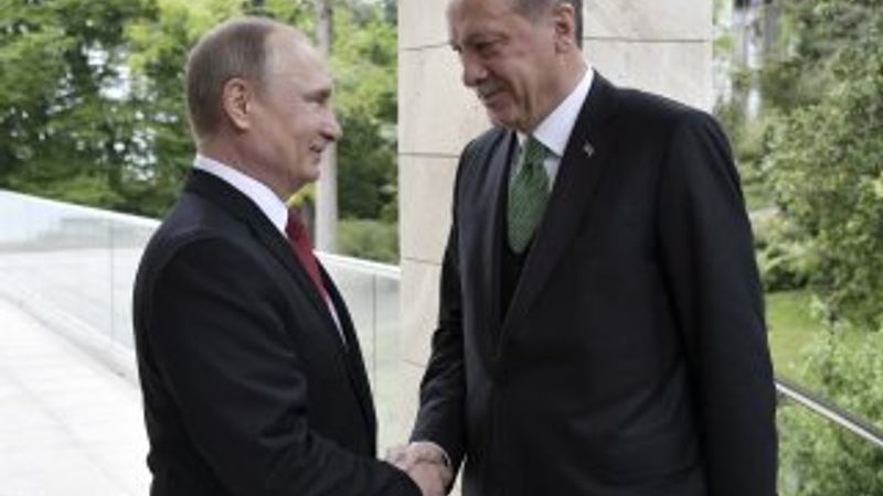 Erdoğan Rus askerlerinin fotoğraflarını Putin'e gösterdi