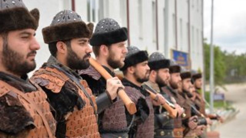 Ertuğrul Gazi Türbesi'nde saygı nöbeti