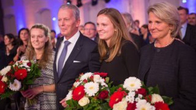 Mitterlehner görevi bırakacağını açıkladı