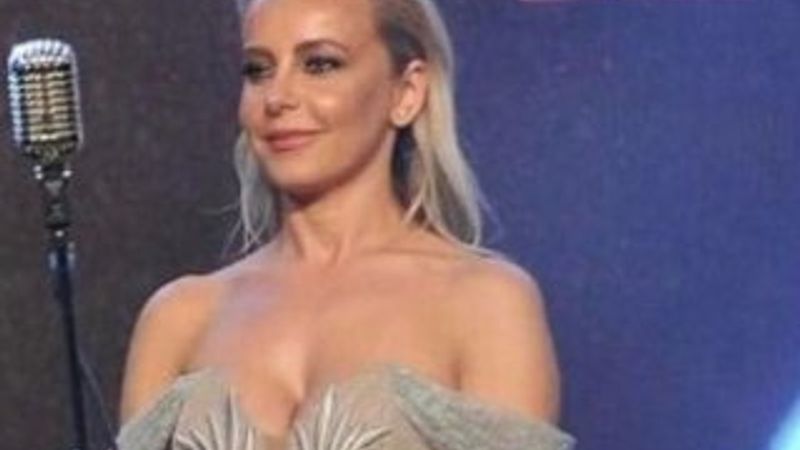 Vildan Atasever şıklığı