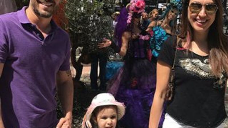 Zuhal Topal ailesiyle karnavala katıldı