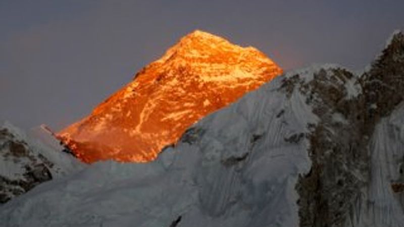 Dünyanın zirvesi çöktü