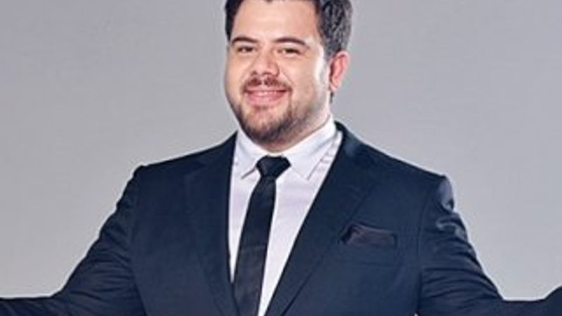 Eser Yenenler Çeşme'ye yerleşiyor