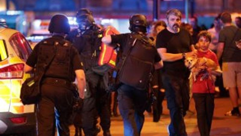 İngiltere'de ulaşım seferleri iptal edildi