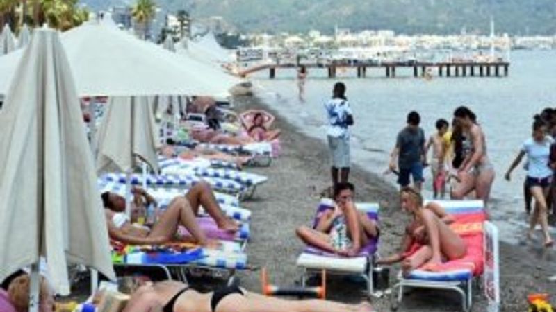 Marmaris sahilleri turistlere kaldı