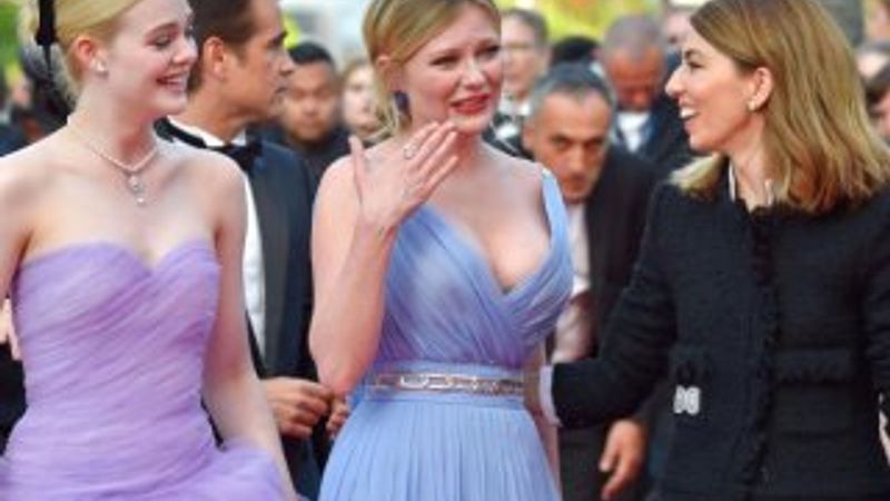 Kirsten Dunst kırmızı halıda ağladı
