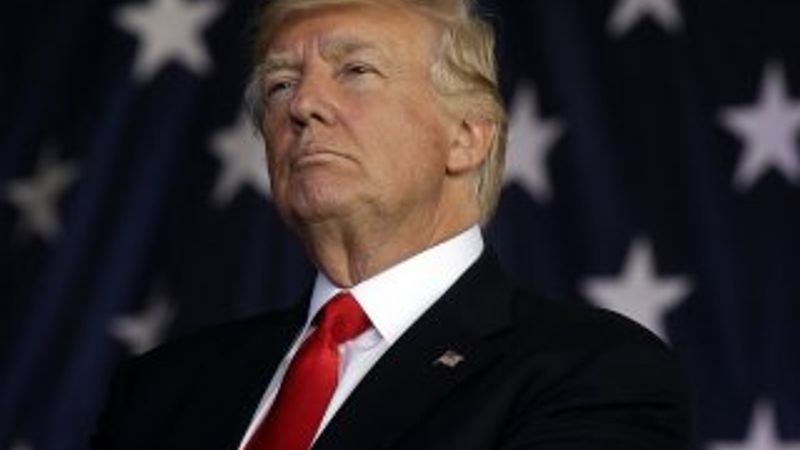 Donald Trump büyükelçiliği Kudüs'e taşımaktan vazgeçti