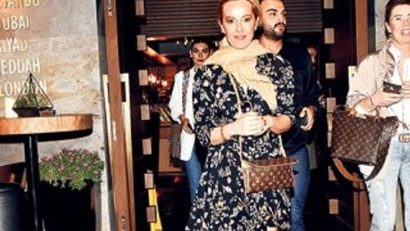 Helin Avşar ablasını övdü