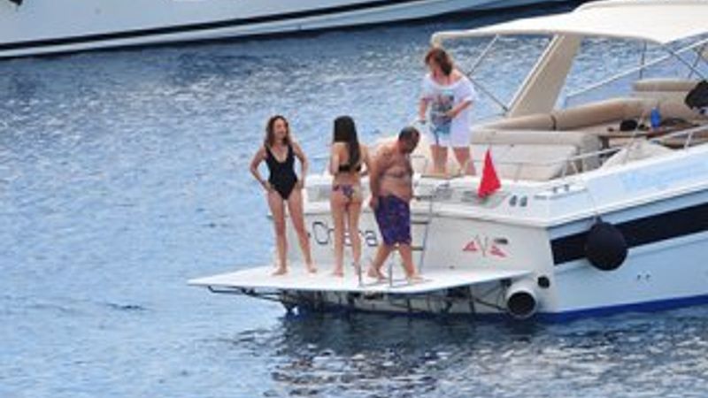 Ayşe Özyılmazel Bodrum'da