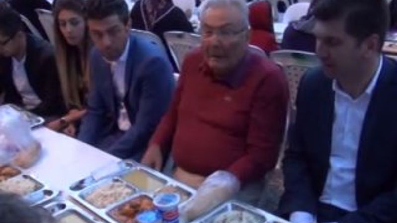 Deniz Baykal Burdur'da iftara katıldı