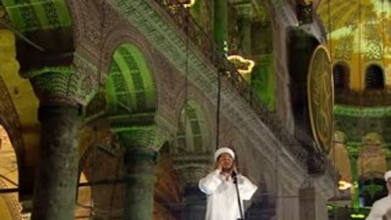 Kadir Gecesi Ayasofya'da sabah ezanı