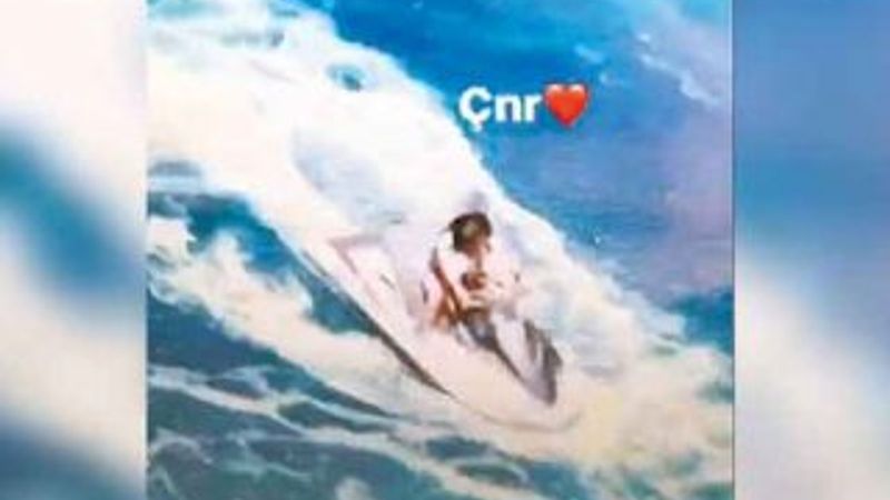 Asena Atalay 7 yaşındaki oğlunu jet-ski'ye bindirdi