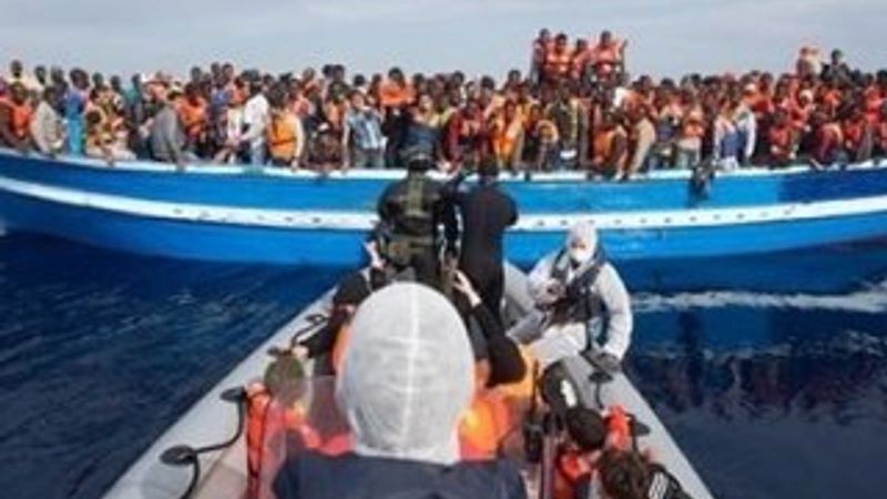 İtalya'dan AB'ye mülteci resti