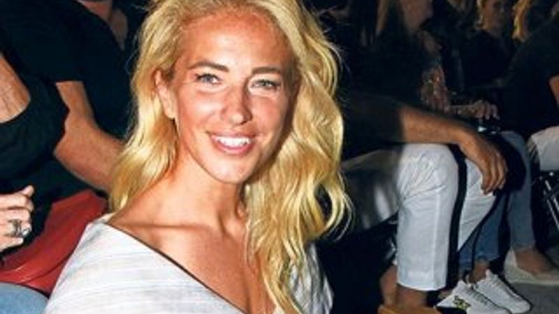 Burcu Esmersoy: Bülent Ersoy beni kolladı