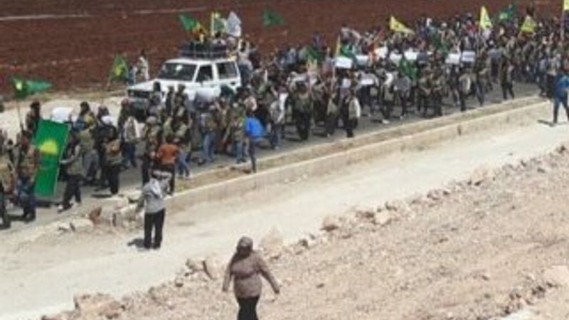 Afrin'de PKK'lıların protesto yürüyüşü