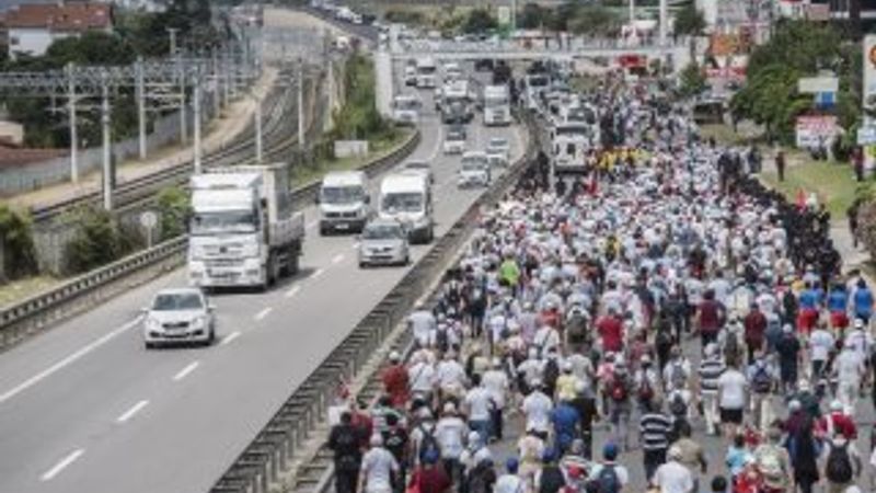 İhbar nedeniyle D-100 Karayolu ulaşıma kapatıldı