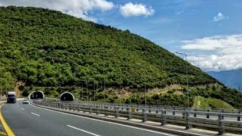 Yunanistan yollarını ihaleye çıkarıyor