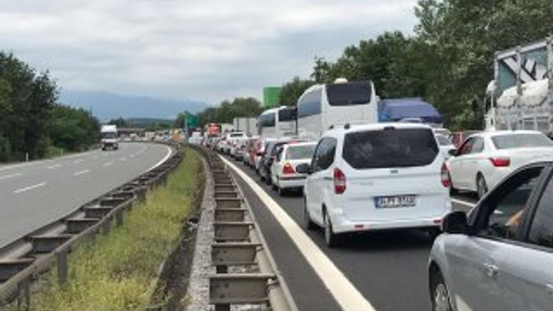 CHP'nin adalet yürüyüşü trafiği kitledi