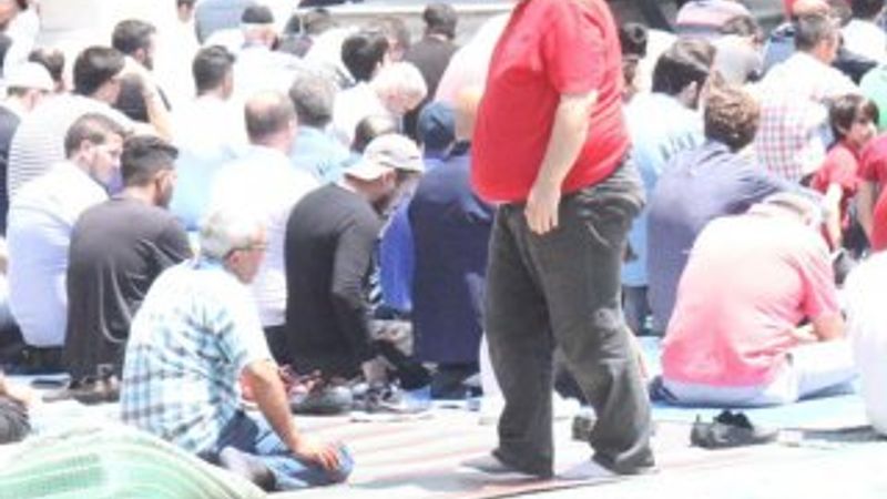 Mustafa Ceceli: Selin gelinlik giymeyecek