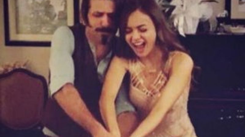 Damla Sönmez nişanlandı