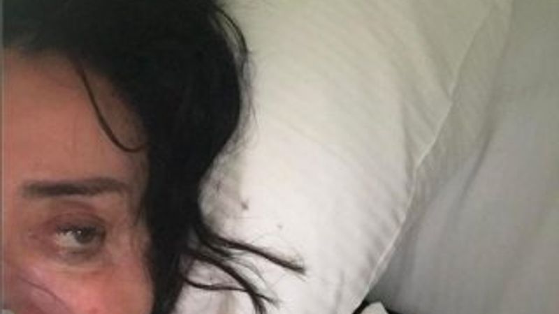 Nur Yerlitaş hastaneden fotoğraf paylaştı