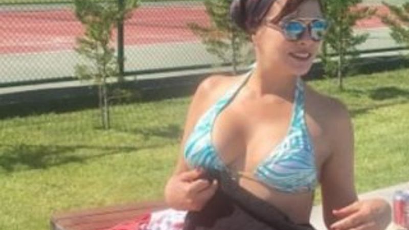 Aydan Şener bikinili fotoğrafını paylaştı