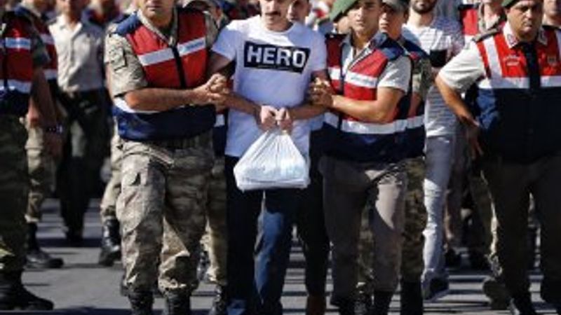 FETÖ'cüler mahkemelere mesaj içeren tişörtle giremeyecek