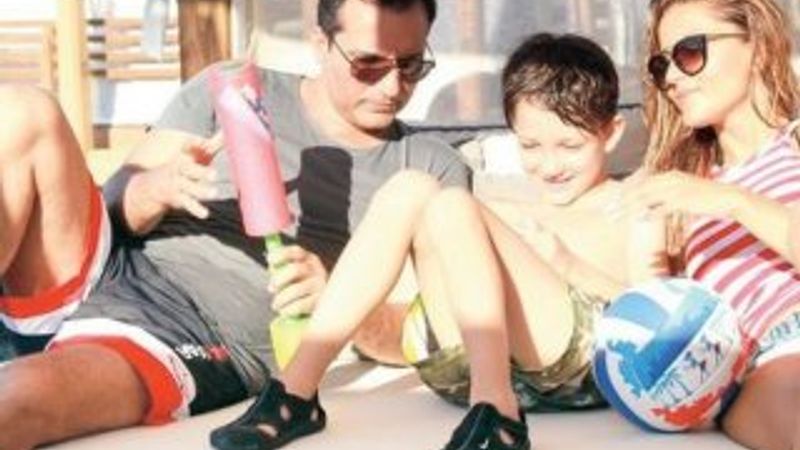 Rafet El Roman oğlunun annesiyle barıştı