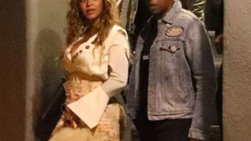 Yeni doğum yapan şarkıcı Beyonce gecelerde