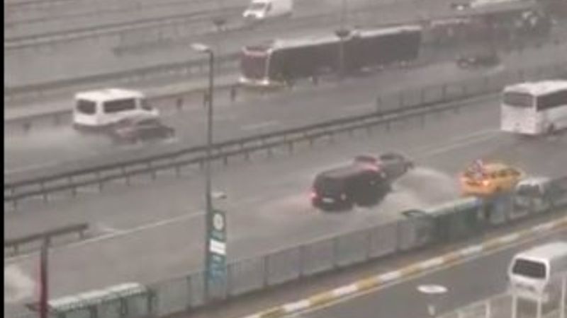 İstanbul genelinde sağanak yağmur etkisi