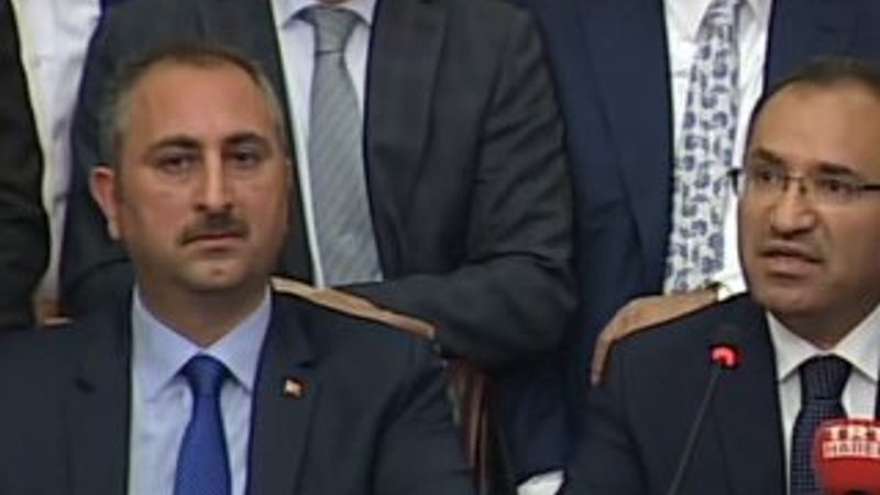 Bekir Bozdağ görevini Gül'e devretti
