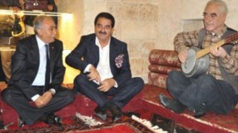 İbrahim Tatlıses'ten Ahmet Eşref Fakıbaba'ya tebrik