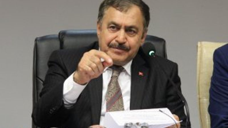 Veysel Eroğlu göreve devam ediyor