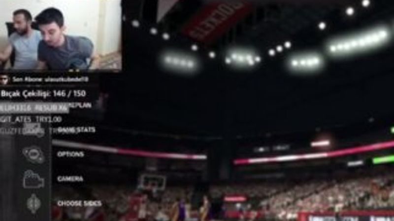 Genç youtuber depreme canlı yayında yakalandı