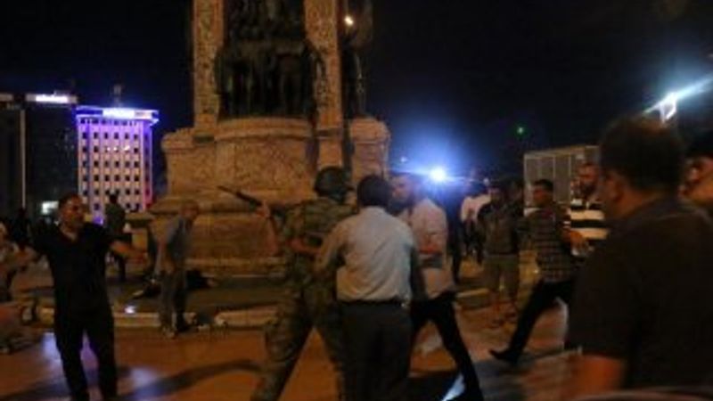 Taksim'e çıkan darbeciler hakim karşısında