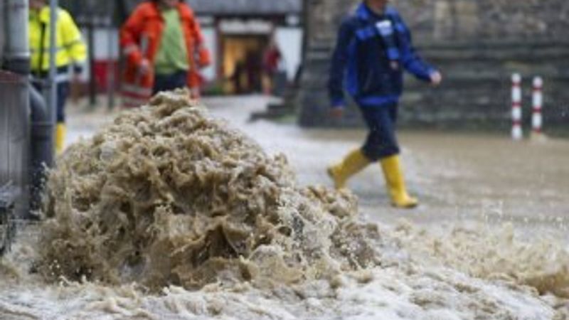 Almanya'nın kuzeyi sular altında