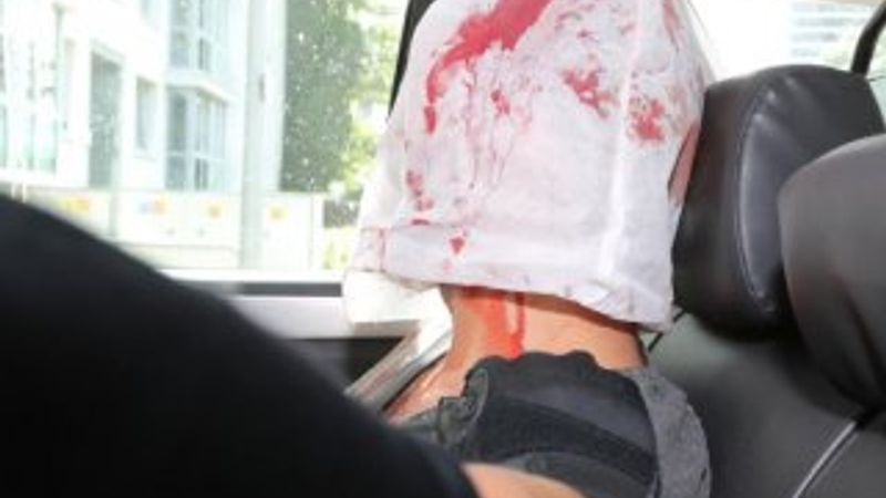 Hamburg'da bıçaklı saldırı