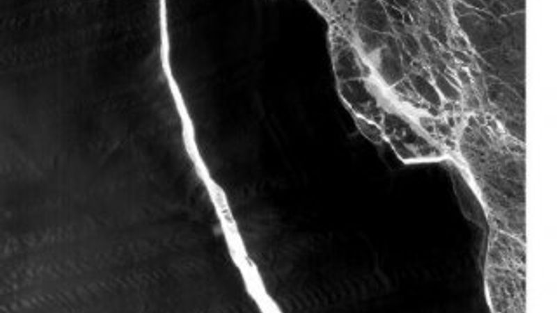 NASA kopan buz dağının görüntülerini yayınladı