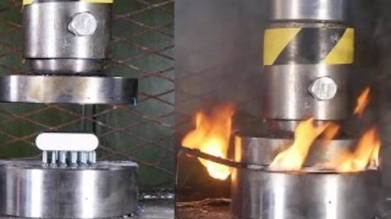 Powerbank hidrolik pres makinesiyle ezildi