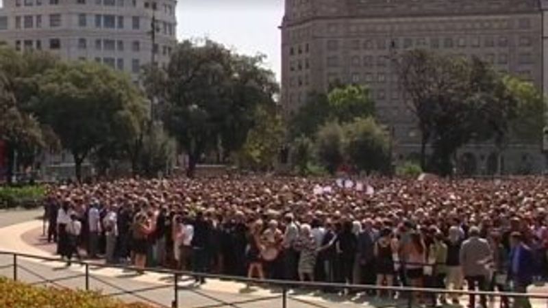 Barselona'da halk terörü lanetliyor