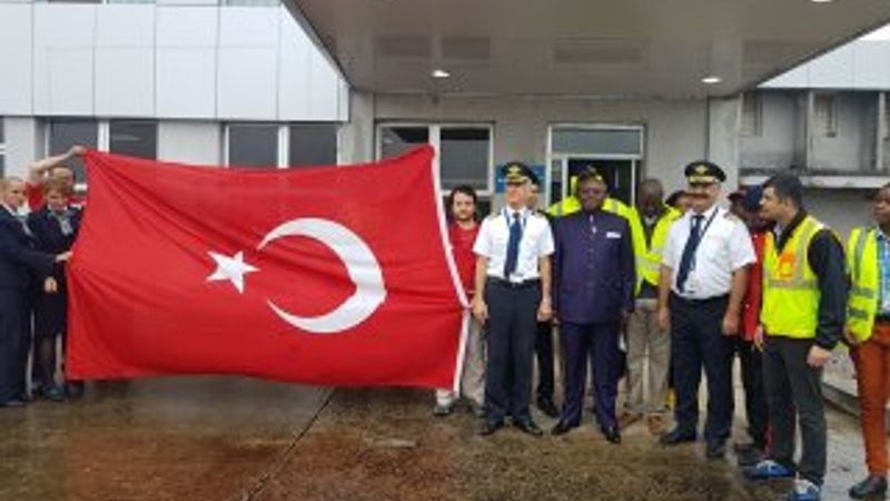 Türkiye, Afrikalı hacı adaylarını Mekke'ye götürüyor